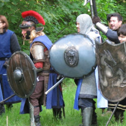 Image d'un groupe de gniste en costume, bleu